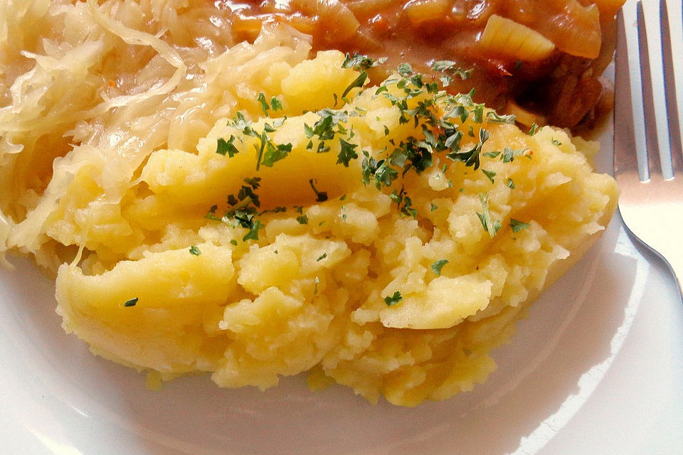 Pikanter Kartoffelbrei mit Knoblauch