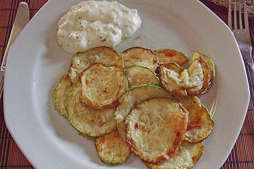 Frittierte Zucchini im Teig