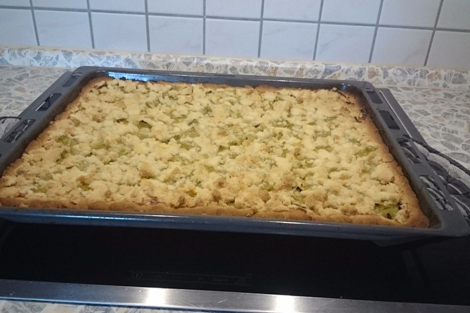 Obstkuchen mit Streuseln