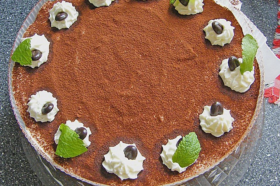 Tiramisu Torte mit Trauben