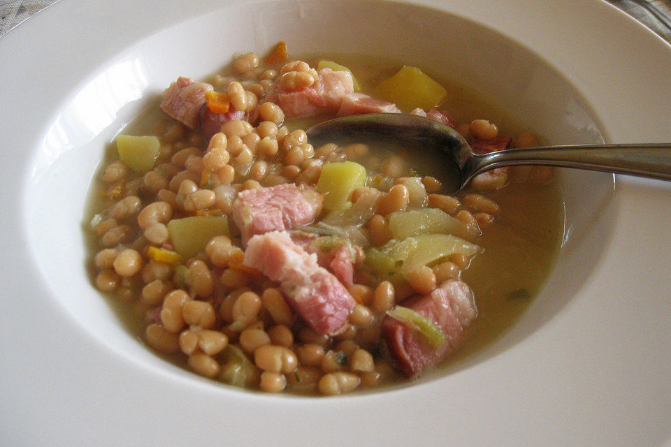 Bohnensuppe à la Mama