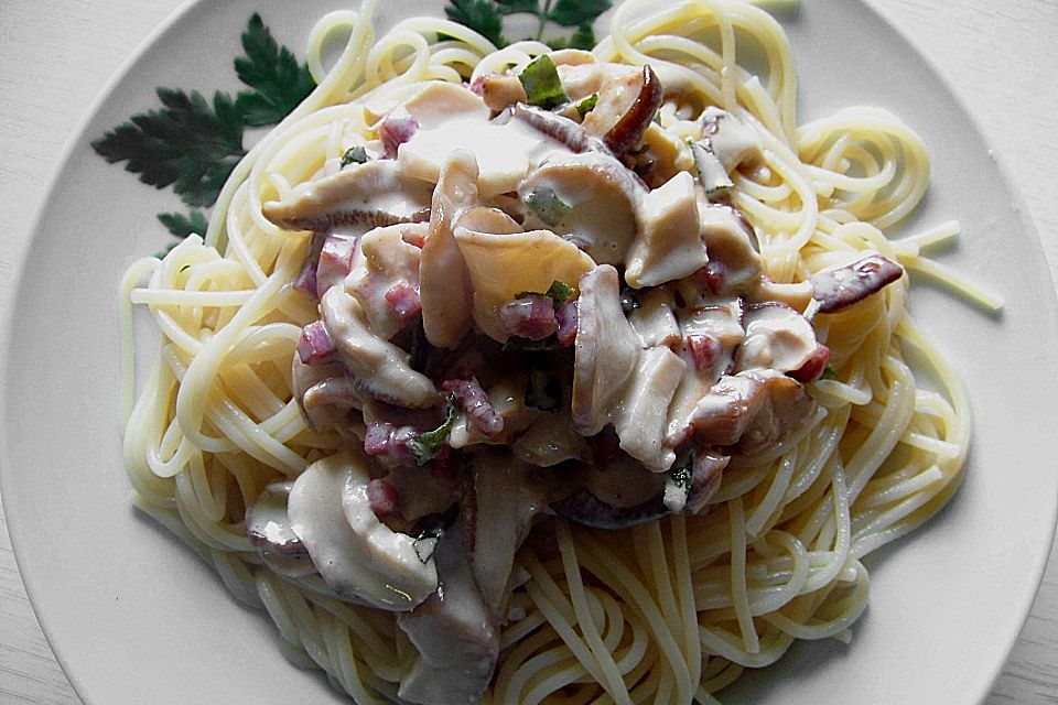 Pasta mit frischen Steinpilzen