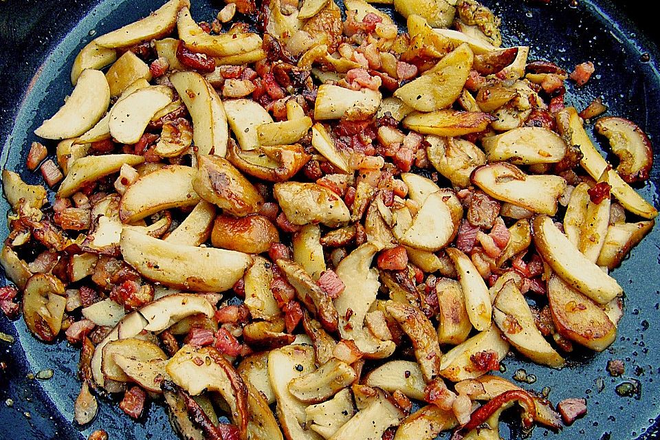 Pasta mit frischen Steinpilzen