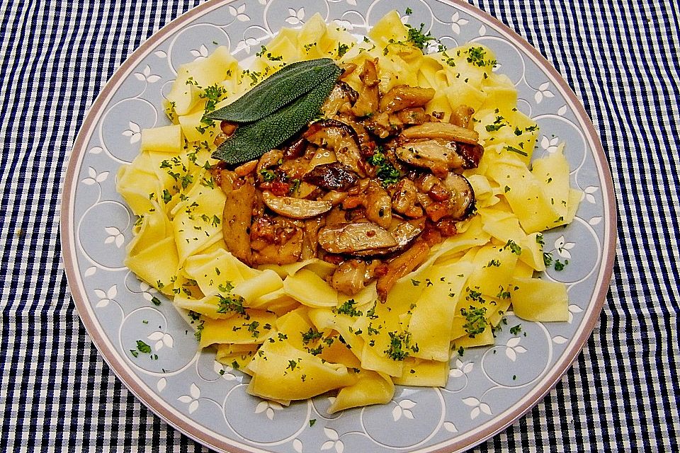 Pasta mit frischen Steinpilzen