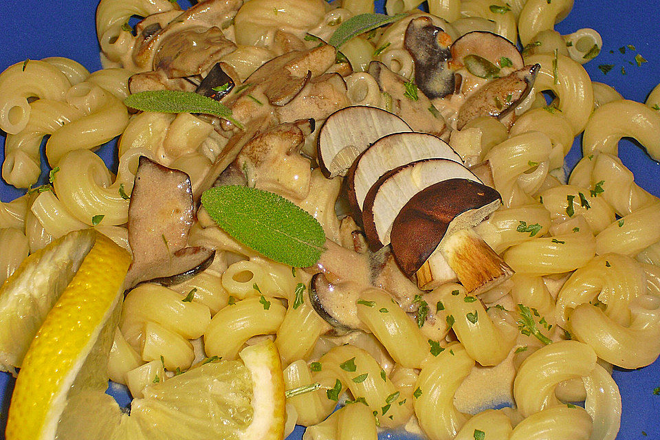 Pasta mit frischen Steinpilzen