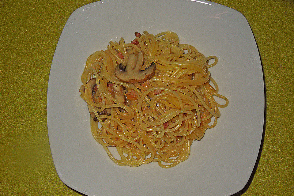 Pasta mit frischen Steinpilzen