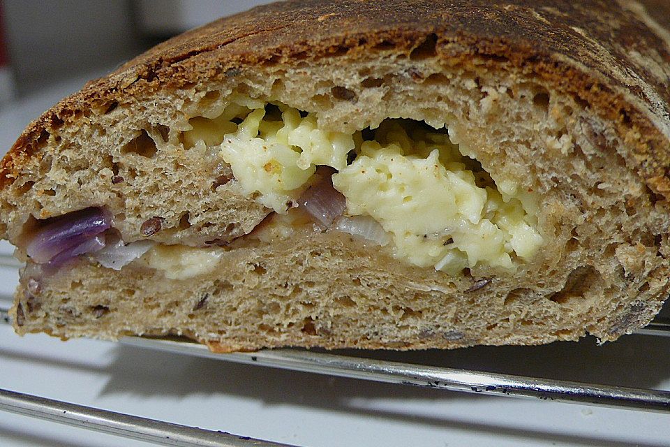 Gefülltes Kräuter - Schafskäse - Brot