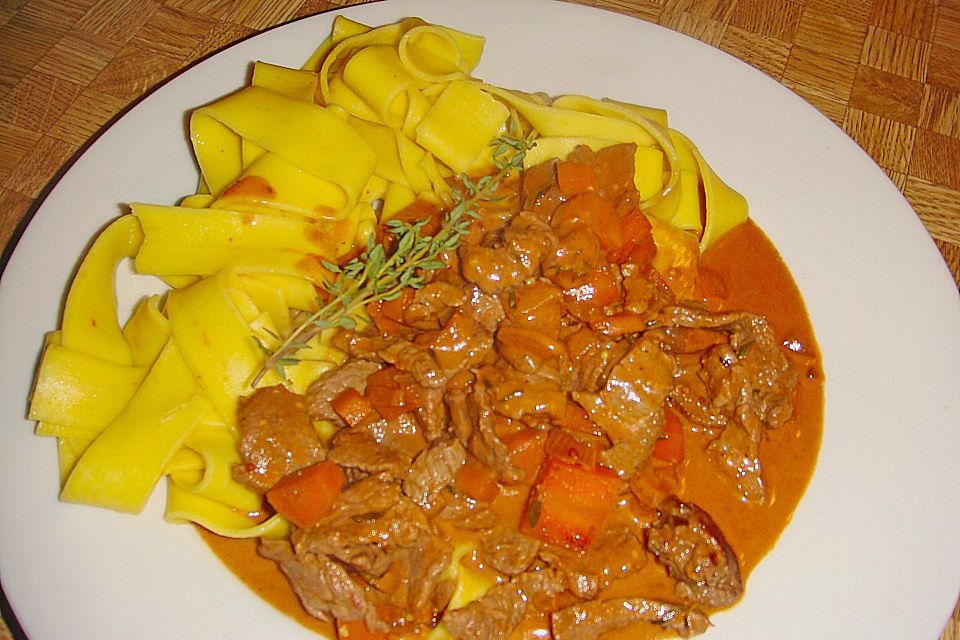 Rindergeschnetzeltes an Balsamicosahnesauce