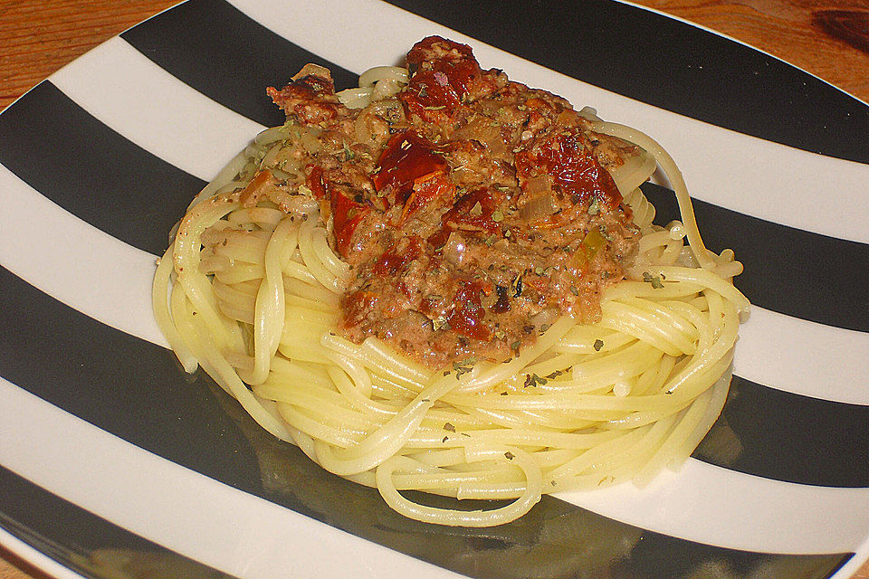 Spaghetti mit getrockneten Tomaten