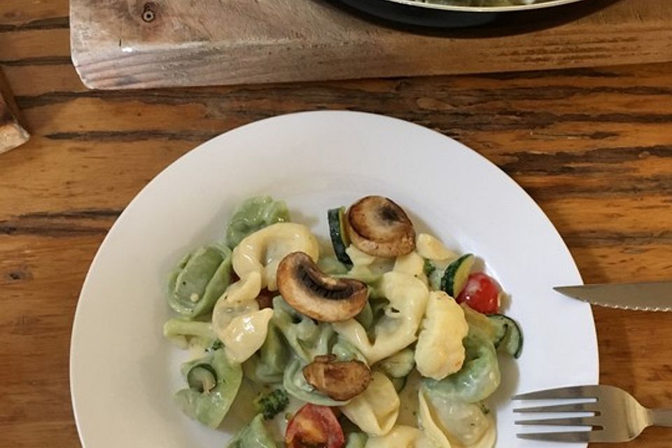 Vegetarische Tortellini-Pfanne