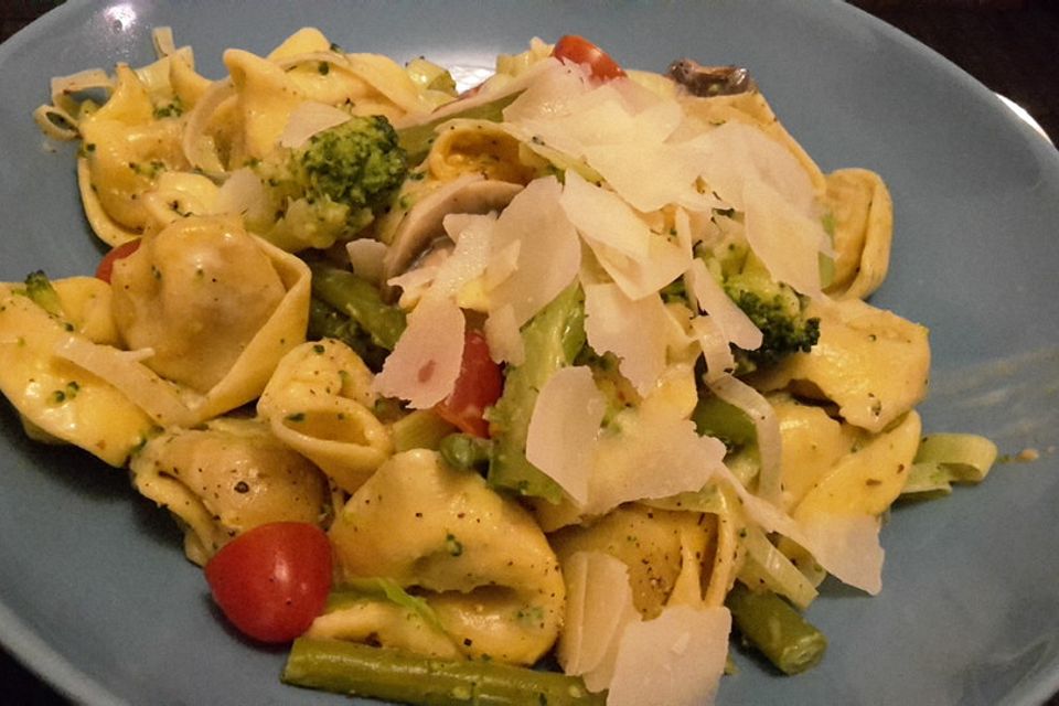 Vegetarische Tortellini-Pfanne