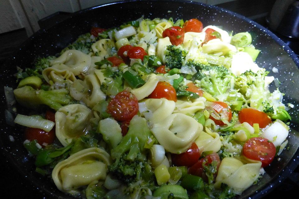 Vegetarische Tortellini-Pfanne