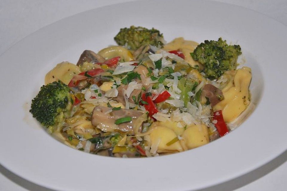 Vegetarische Tortellini-Pfanne