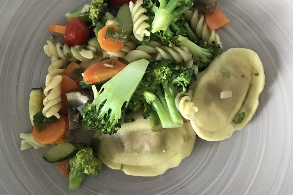 Vegetarische Tortellini-Pfanne