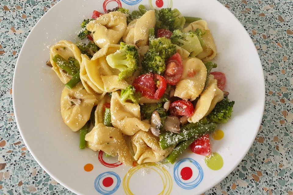 Vegetarische Tortellini-Pfanne