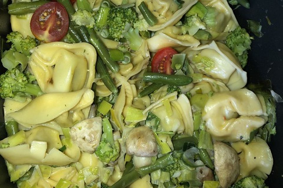 Vegetarische Tortellini-Pfanne