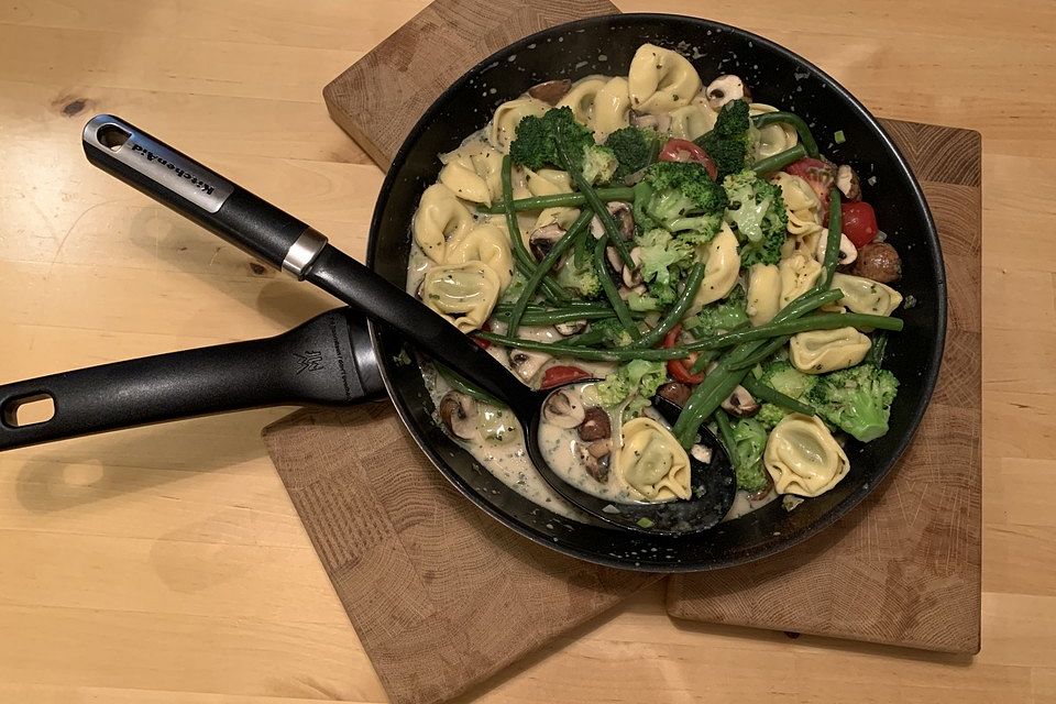 Vegetarische Tortellini-Pfanne