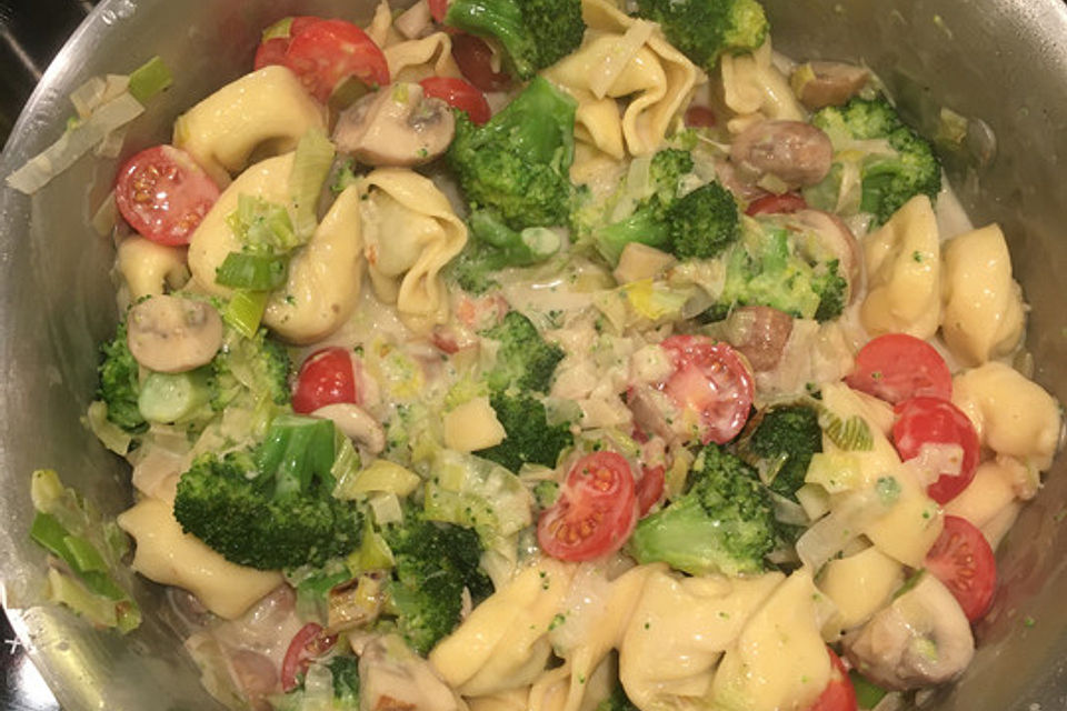 Vegetarische Tortellini-Pfanne