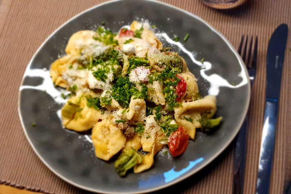 Vegetarische Tortellini-Pfanne