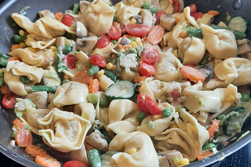 Vegetarische Tortellini-Pfanne