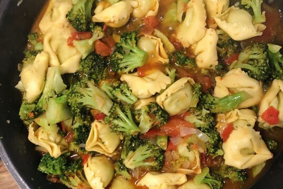 Vegetarische Tortellini-Pfanne