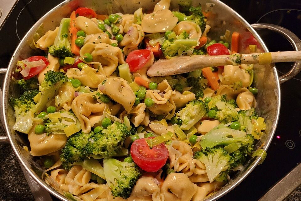 Vegetarische Tortellini-Pfanne