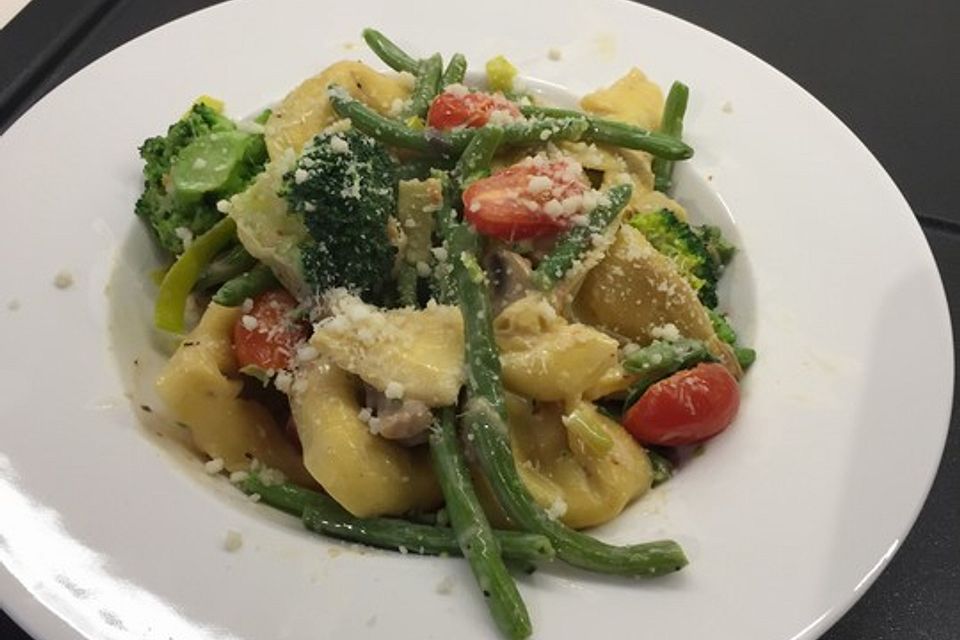 Vegetarische Tortellini-Pfanne