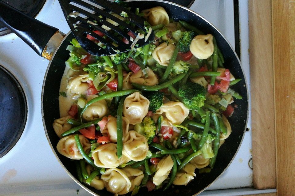 Vegetarische Tortellini-Pfanne