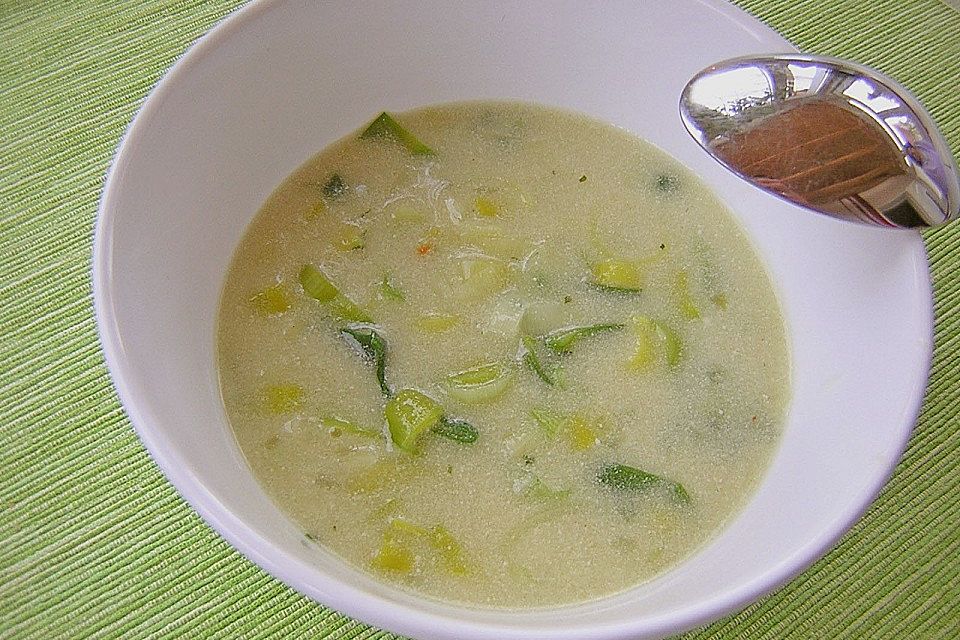 Frische Lauchcremesuppe