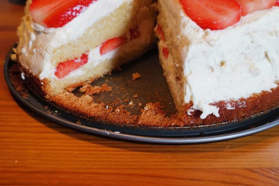 Erdbeerkuchen mit Schmand-Vanillecreme