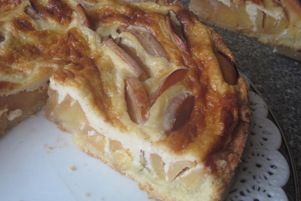 Quittenkuchen mit Rahmguss