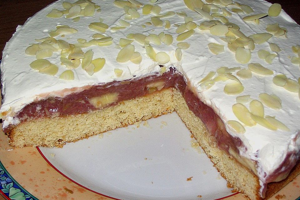 Leichte Rhabarber - Marzipantorte