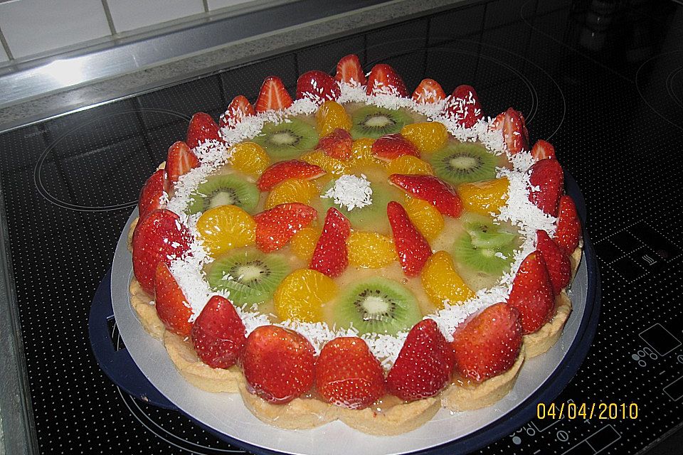 Obsttorte mit Mandelboden