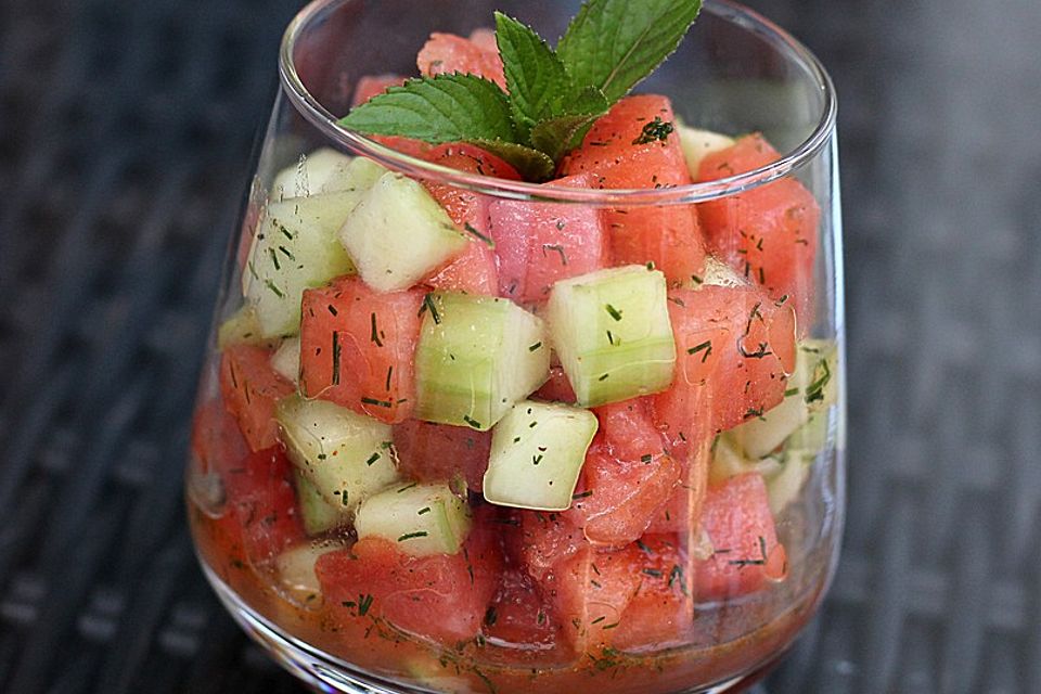 Sommerlicher Wassermelonen - Gurken - Salat