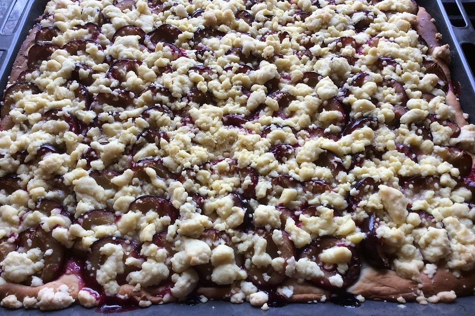 Pflaumenkuchen mit Streusel