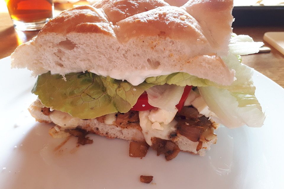 Fladenbrot mit Gyros überbacken