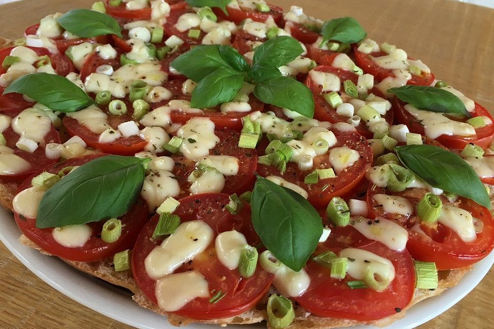 Fladenbrotpizza 'Caprese'