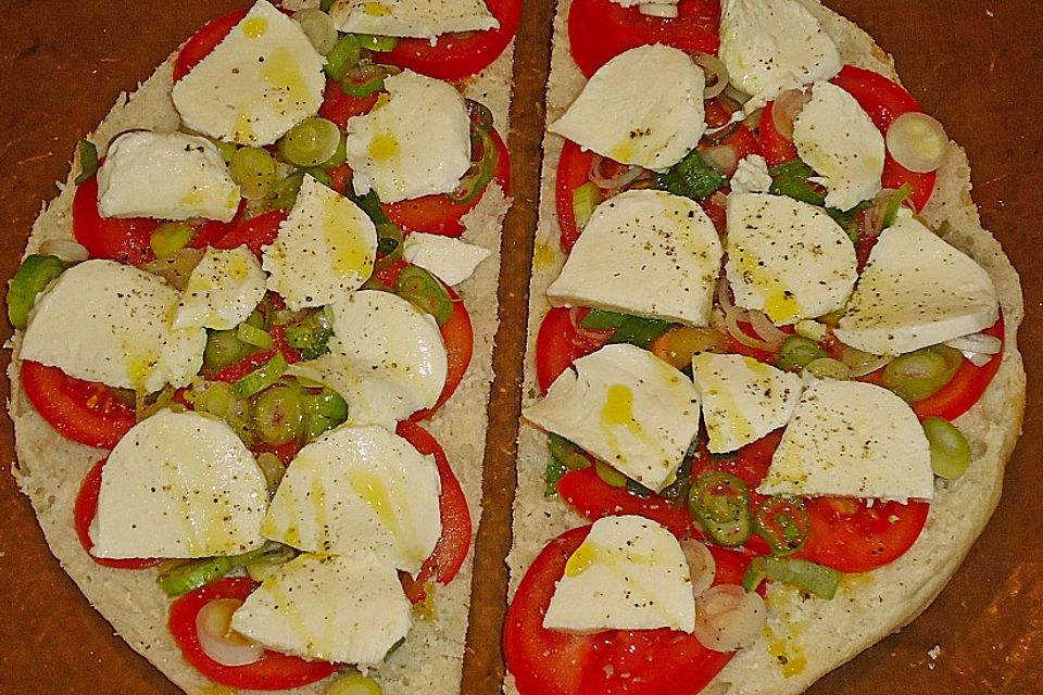 Fladenbrotpizza 'Caprese'