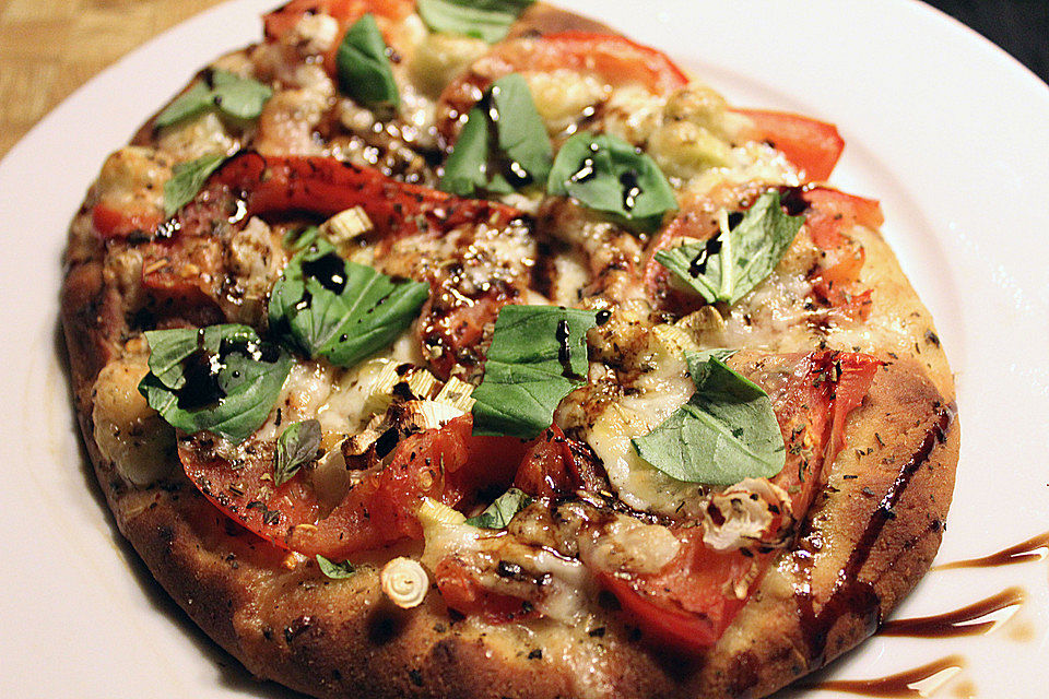 Fladenbrotpizza 'Caprese'