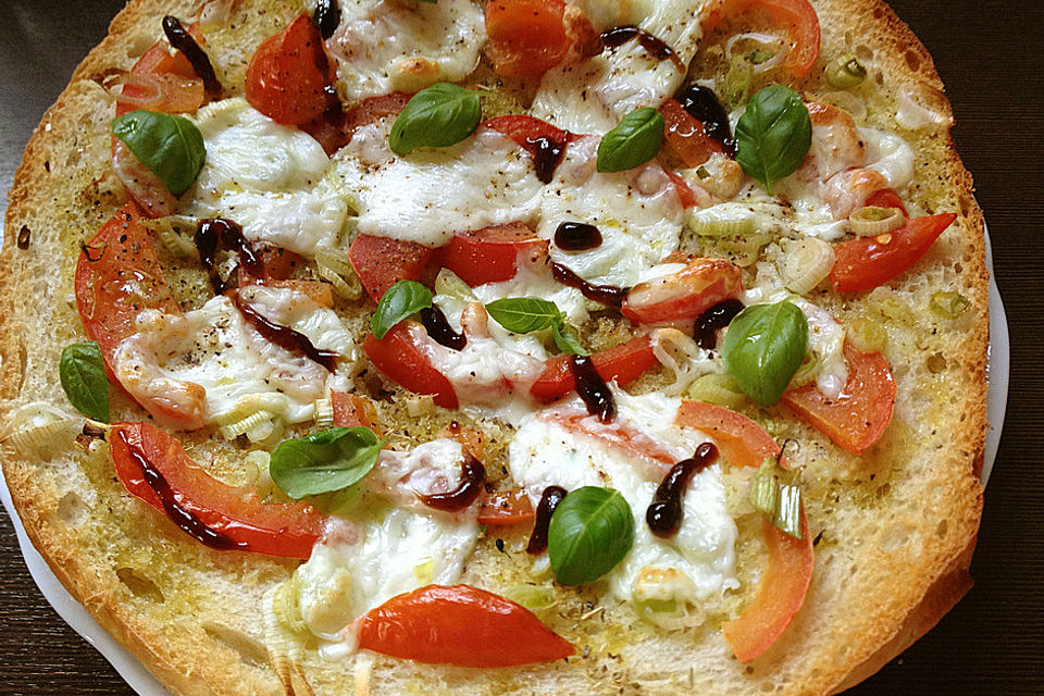 Fladenbrotpizza 'Caprese'