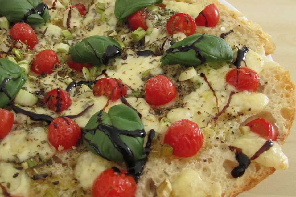 Fladenbrotpizza 'Caprese'