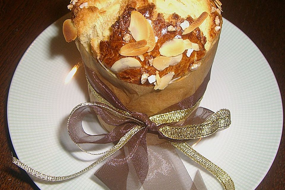 Kleine Panettone mit Manschette