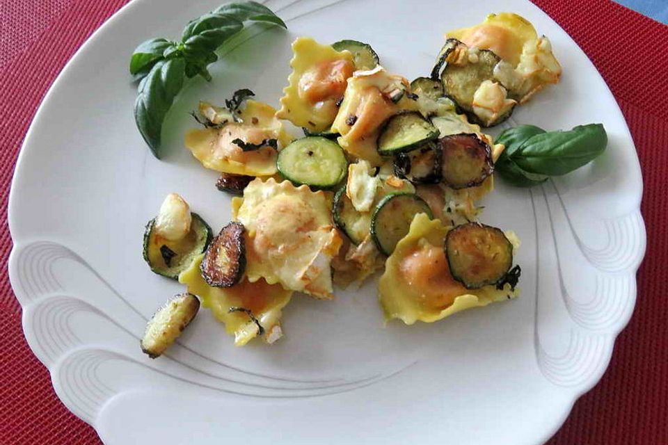 Gratinierte Ravioli mit Zucchini