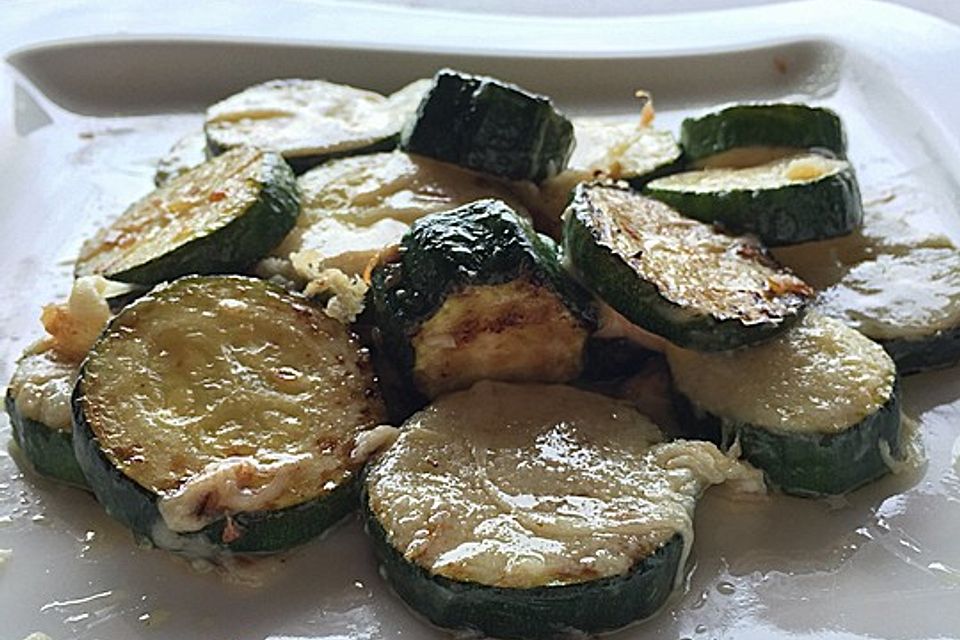 Zucchini mit Parmesan