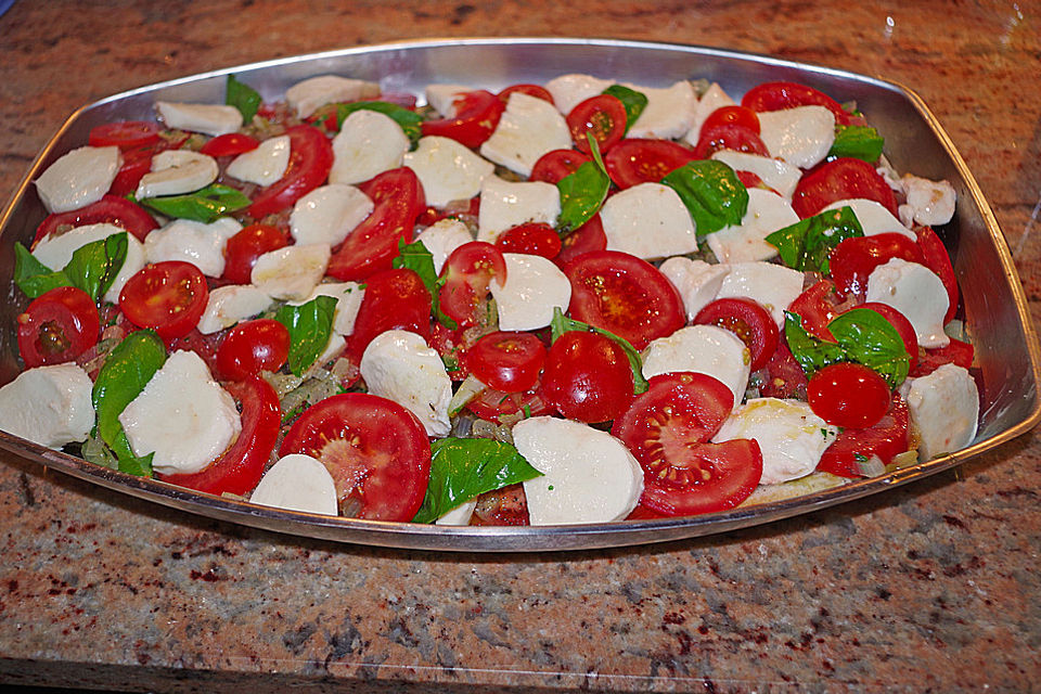 Tomaten - Brot - Mozzarella - Auflauf