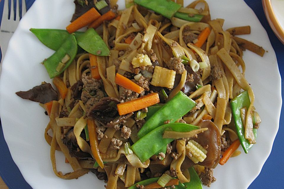 Mie-Hack-Gemüse-Pfanne