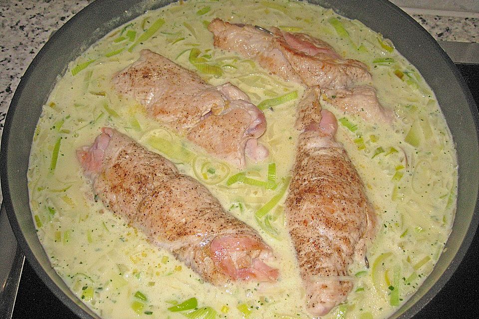 Putenröllchen in Lauchsauce