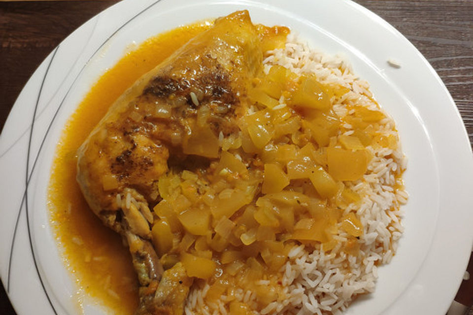 Hähnchenkeulen mit Curry-Apfelsoße