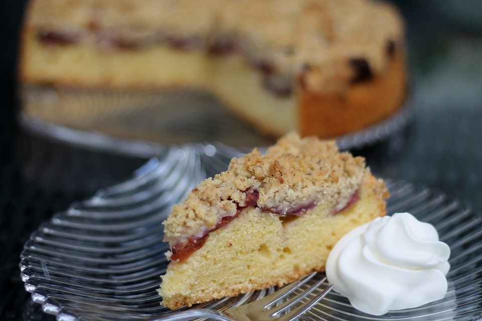 Eierlikör - Pflaumenkuchen mit Streuseln