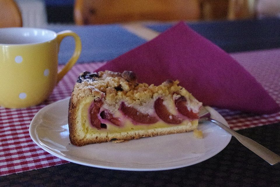 Eierlikör - Pflaumenkuchen mit Streuseln